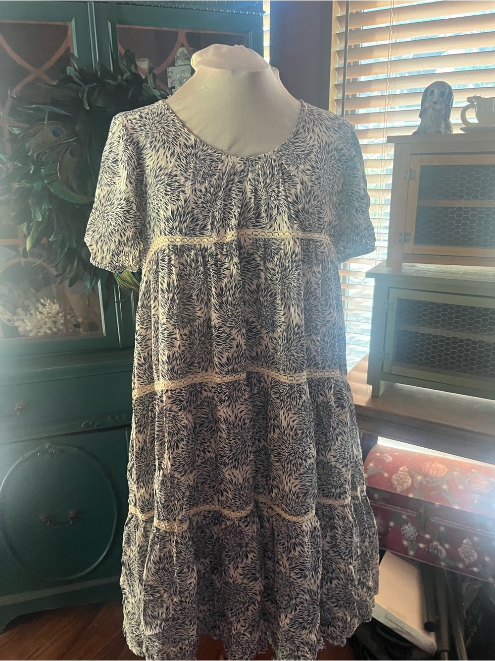 Sundance Women's Short Sleeve Tiered Dress in Navy and Cream/White XL